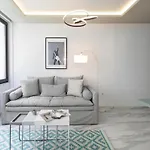 Innovative Majestic Corner Suite In Ladadika