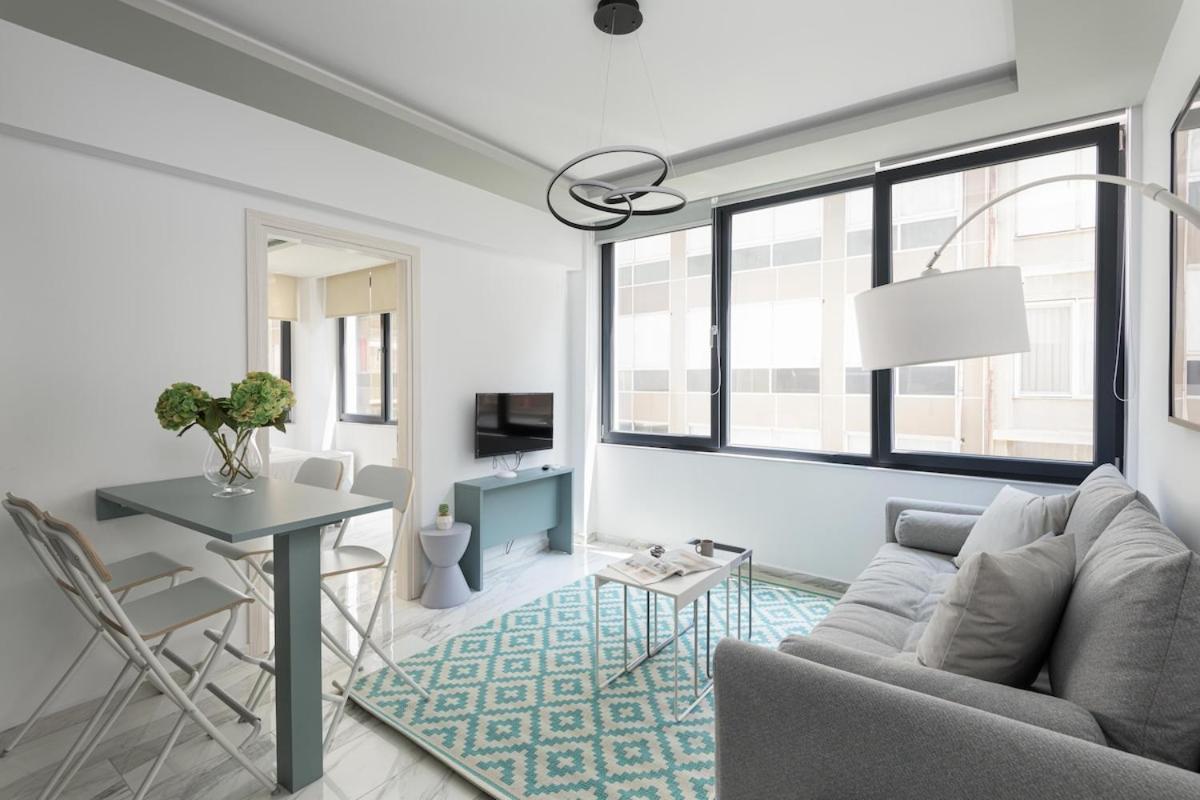 Apartment Innovative Majestic Corner In Ladadika